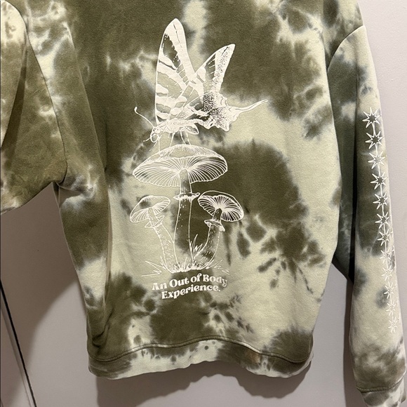 Men’s Tie-Dye Graphic Sweatshirt - Picture 5 of 6